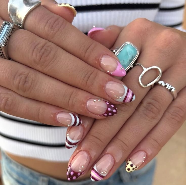 Polka Dot French Tips: 20 μανικιούρ με πουά που κλέβουν τις εντυπώσεις