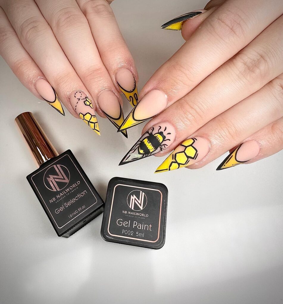 Bee Nails: Το πιο γλυκό nail art trend της άνοιξης έχει φτερά