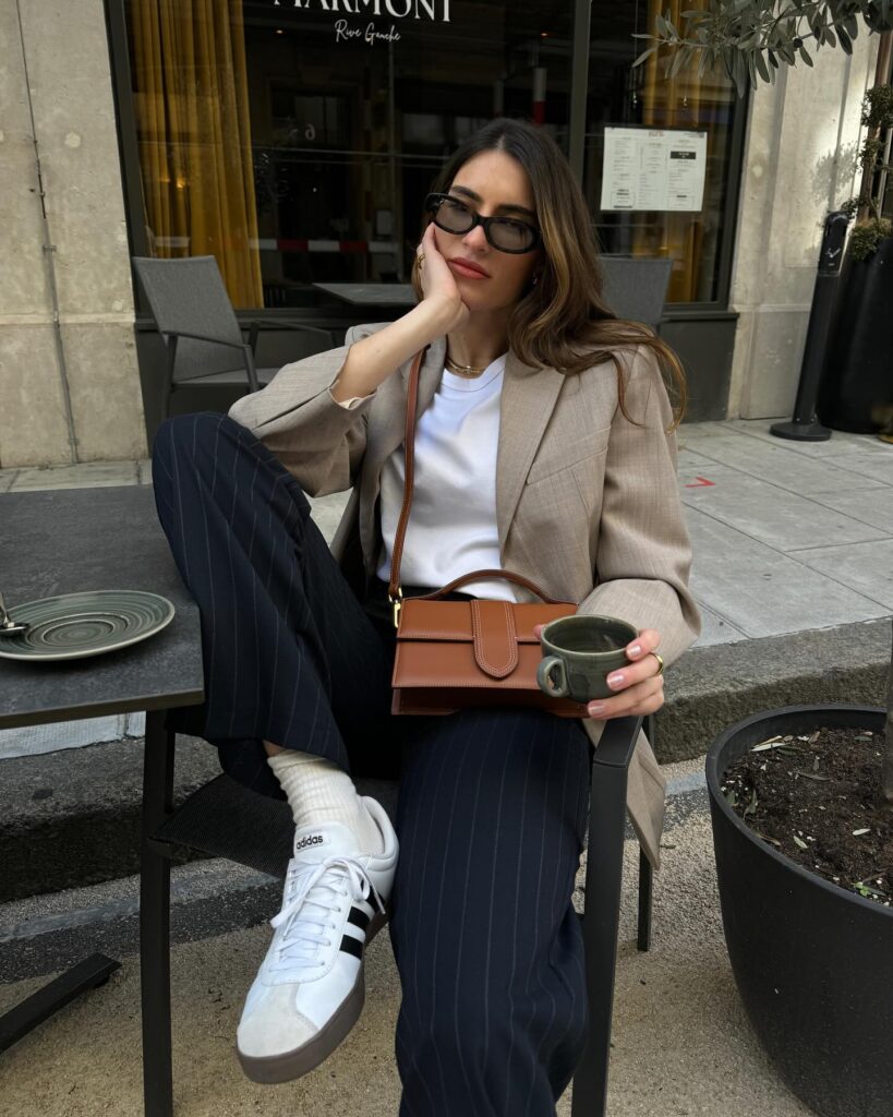 Το blazer που ξεχνάς στην ντουλάπα σου έχει 11 ζωές - Δες πώς να το φορέσεις με στυλ