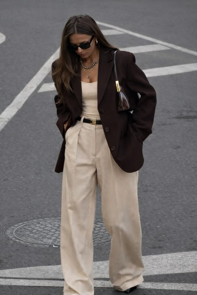 Το blazer που ξεχνάς στην ντουλάπα σου έχει 11 ζωές - Δες πώς να το φορέσεις με στυλ