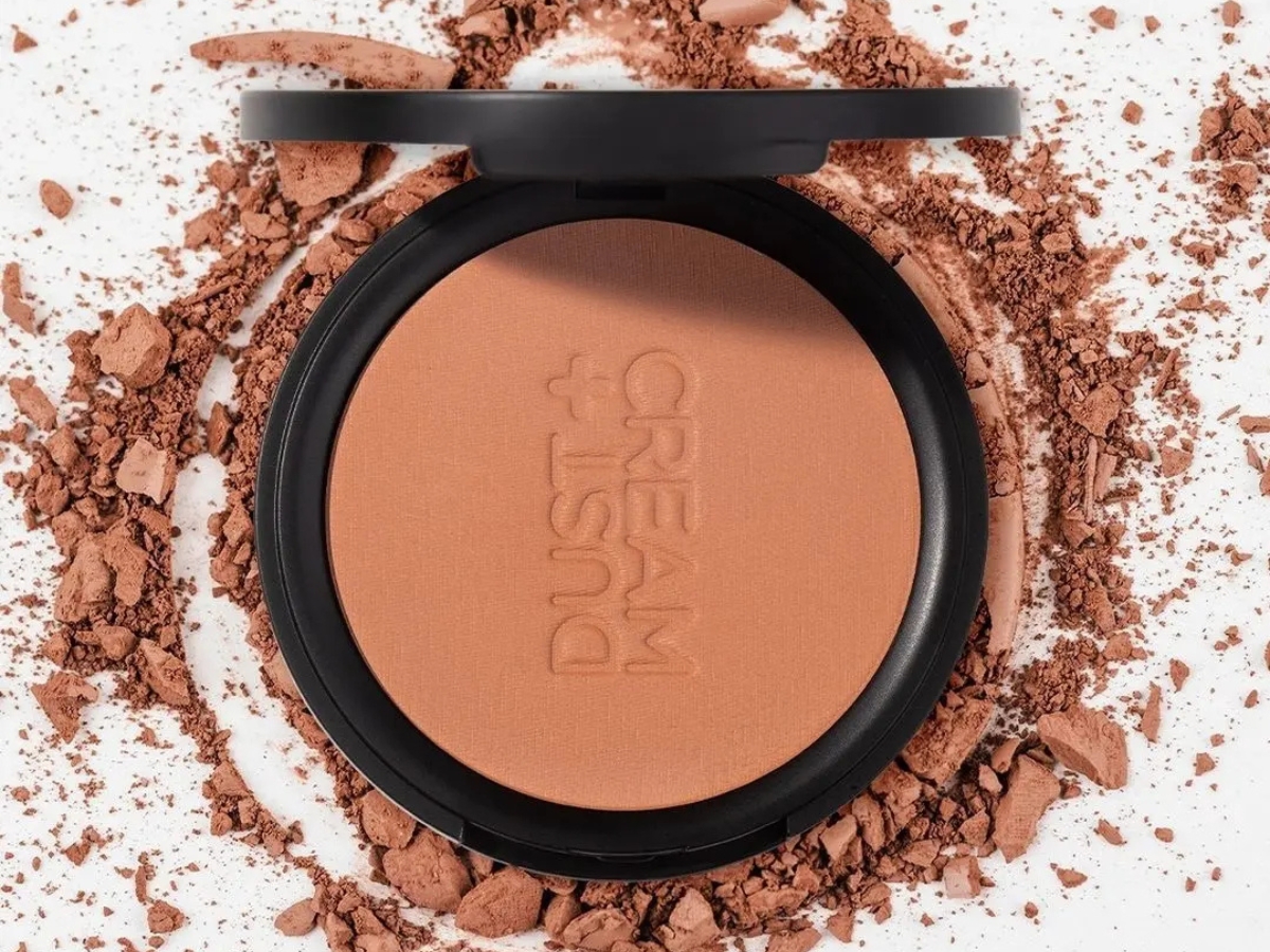 The Bronze Edit 2026: 5 πολυτελείς bronze πούδρες για sunkissed αποτέλεσμα