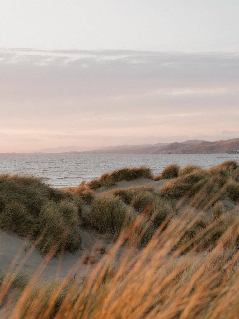 8 ερωτήσεις που θα σε φέρουν πιο κοντά στον σύντροφό σου απόψε