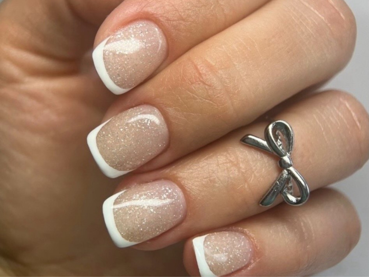 French μανικιούρ 2026: 15 ανοιξιάτικες ιδέες που θα λατρέψεις