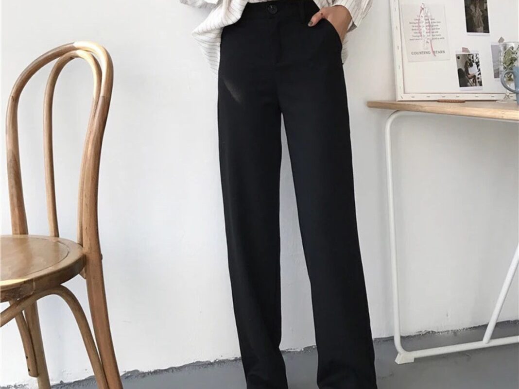 Το παντελόνι με ίσια γραμμή είναι η λύση για τα πρωινά που δεν έχεις χρόνο να σκεφτείς Το παντελόνι με ίσια γραμμή είναι η λύση για τα πρωινά που δεν έχεις χρόνο να σκεφτείς