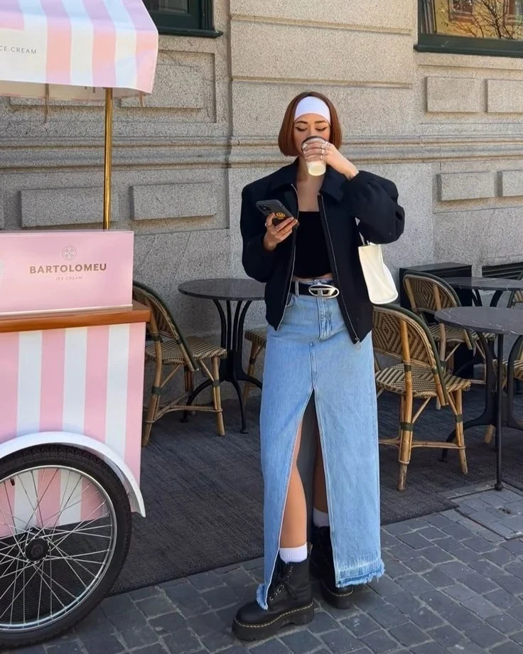 Το τζιν ξαναγράφει τους κανόνες του φέτος: 9 τρόποι να το φορέσεις