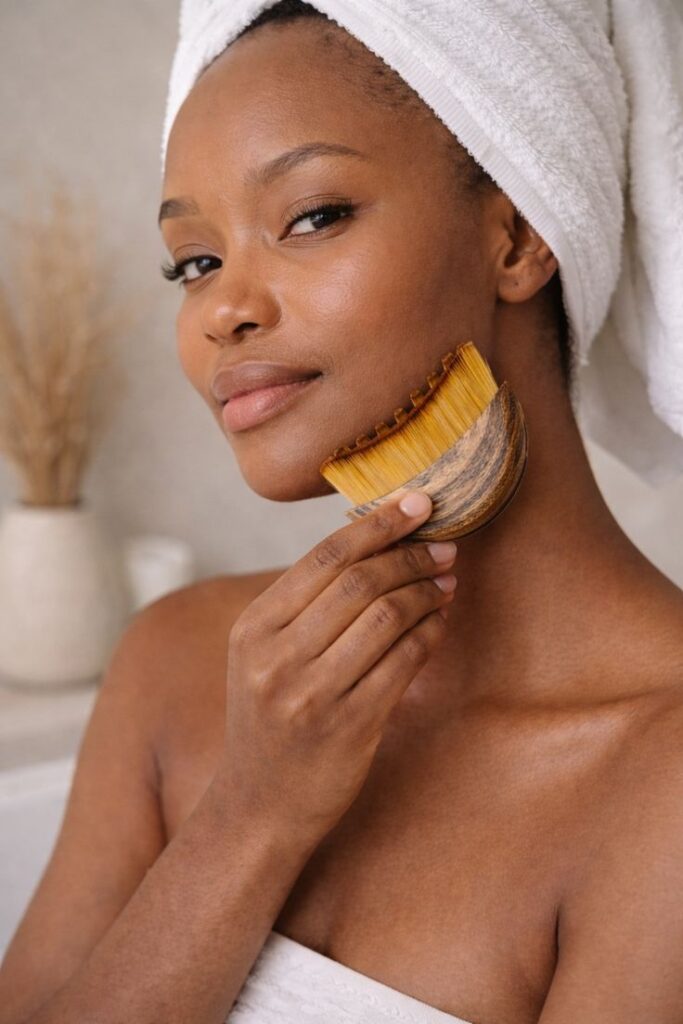 Βούρτσα λεμφικής αποσυμφόρησης: Το νέο εργαλείο ομορφιάς που έρχεται να πάρει τη σκυτάλη από το gua sha