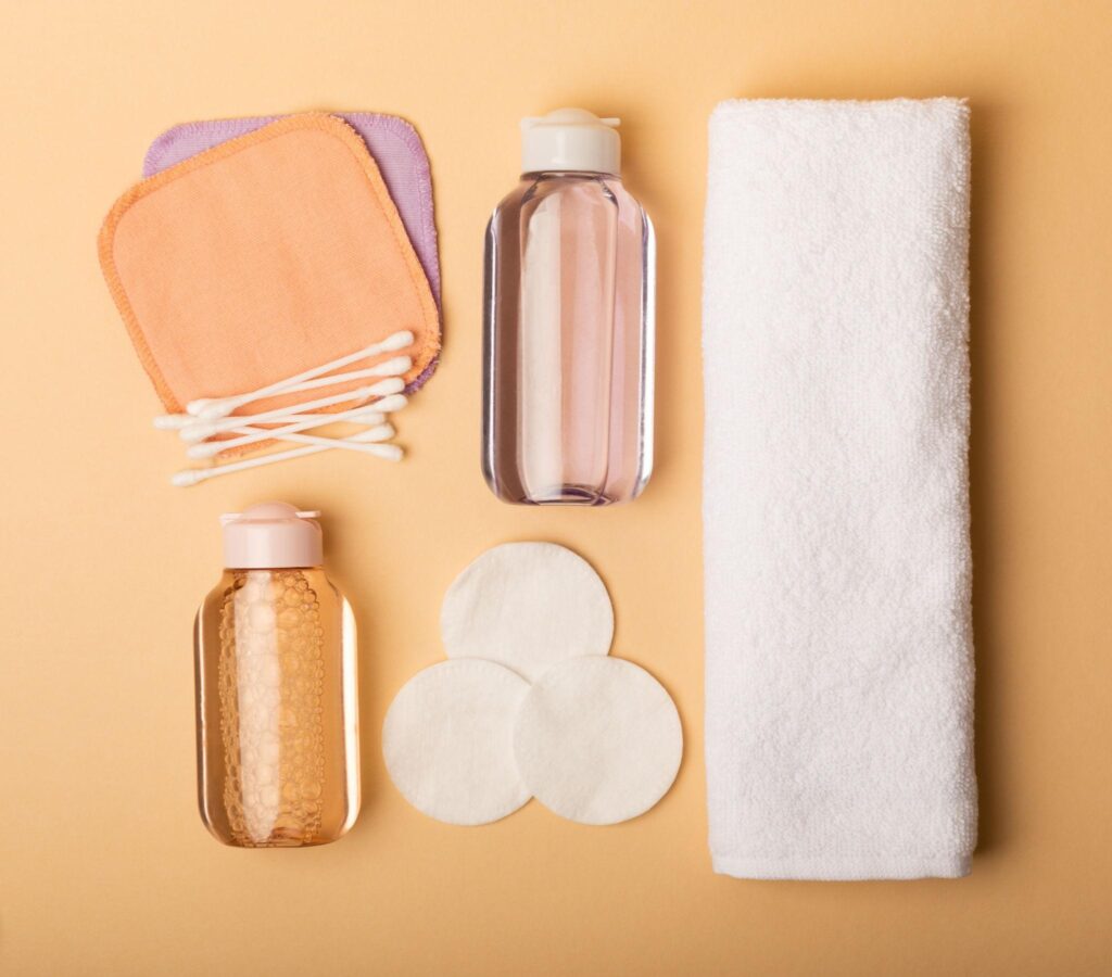 Το νεσεσέρ του Πάσχα: 15 προϊόντα που πρέπει να έχεις μαζί σου