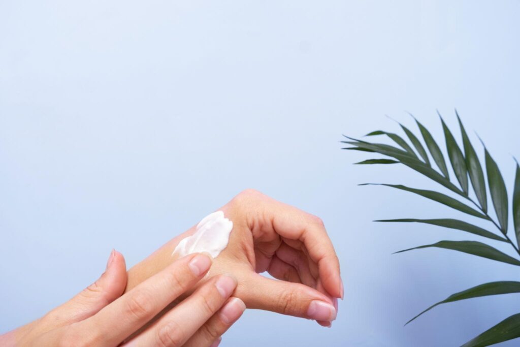 Το νεσεσέρ του Πάσχα: 15 προϊόντα που πρέπει να έχεις μαζί σου