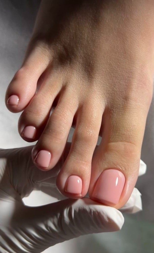 12 ιδέες για πεντικιούρ σε nude αποχρώσεις που λατρεύουν οι beauty editors φέτος