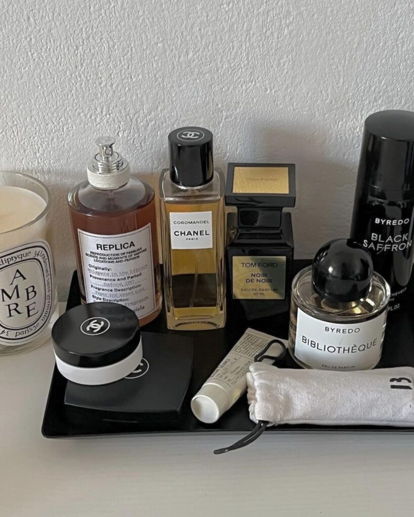 Πώς να χτίσεις τη δική σου fragrance γκαρνταρόμπα: Οδηγός από perfumer για ολοκληρωμένη συλλογή αρωμάτων