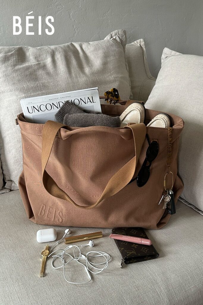 Τι να φοράς σε ταξίδι: ο απόλυτος style guide για να ταξιδεύεις άνετα και κομψά