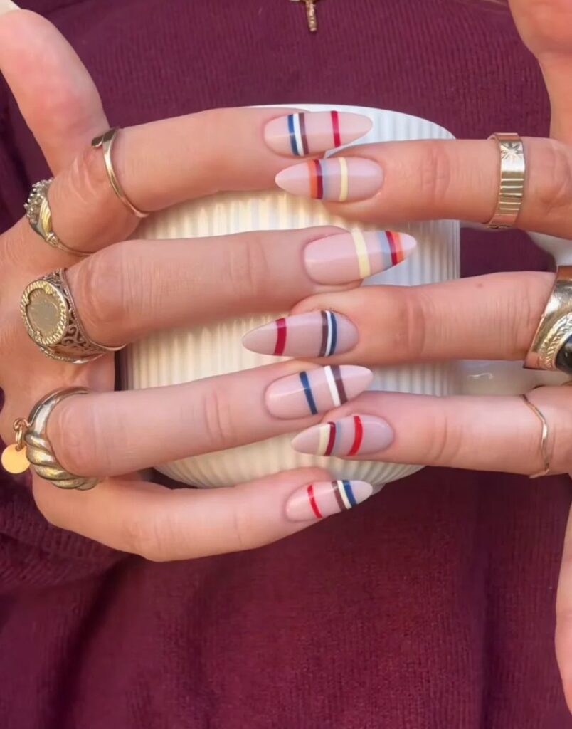 Striped Nails: Το chic και ευπροσάρμοστο manicure που θα δεις παντού την Άνοιξη 2026