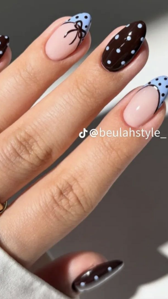 Striped Nails: Το chic και ευπροσάρμοστο manicure που θα δεις παντού την Άνοιξη 2026