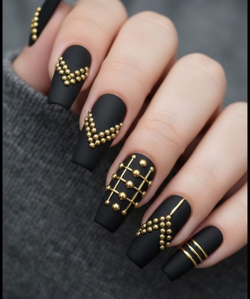 Striped Nails: Το chic και ευπροσάρμοστο manicure που θα δεις παντού την Άνοιξη 2026