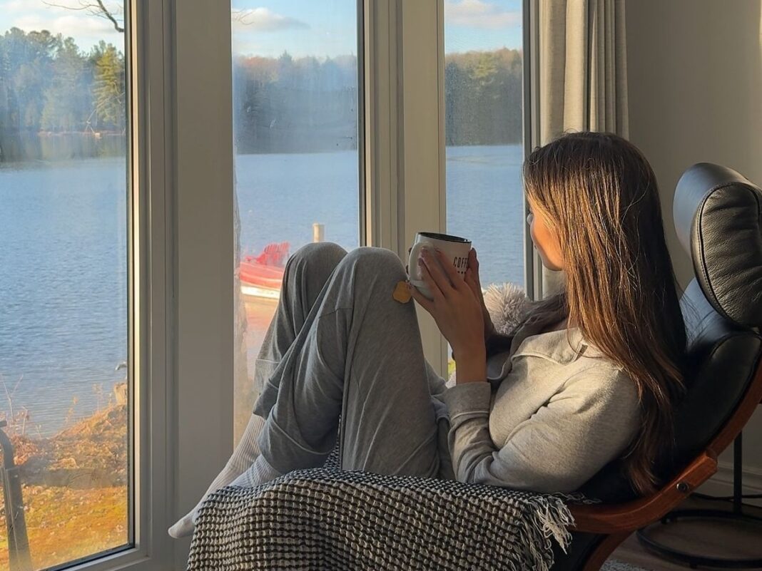 8 Συνήθειες που Έχουν οι Γυναίκες που Νιώθουν Πραγματικά Ευτυχισμένες 8 Συνήθειες που Έχουν οι Γυναίκες που Νιώθουν Πραγματικά Ευτυχισμένες