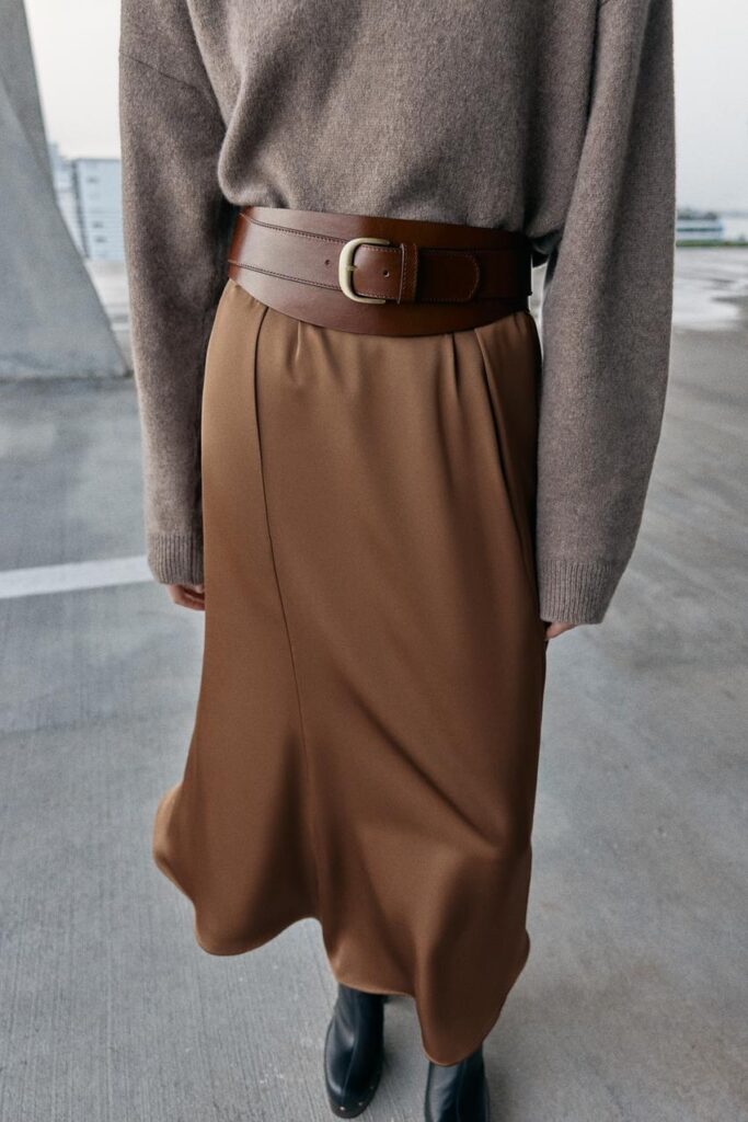 Δοκιμάσαμε 7 ζώνες που κολακεύουν τη σιλουέτα μετά τα 60 και ξεχωρίσαμε αυτές που πραγματικά αξίζουν