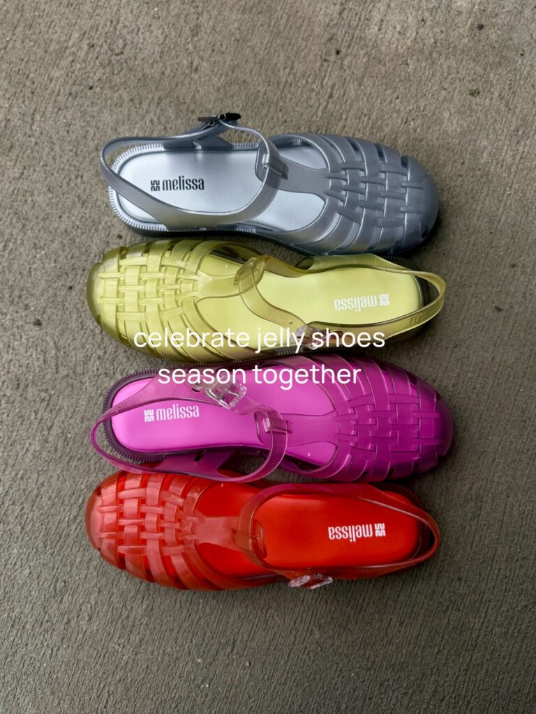 Jelly sandals 2026: η νοσταλγική τάση επέστρεψε πιο σικ από ποτέ