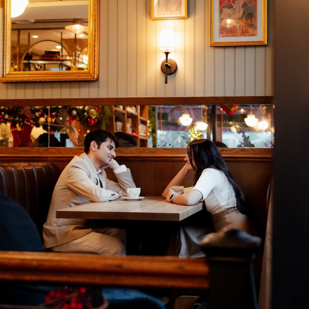 Slow dating: Η ήρεμη απάντηση στην κούραση από το swiping
