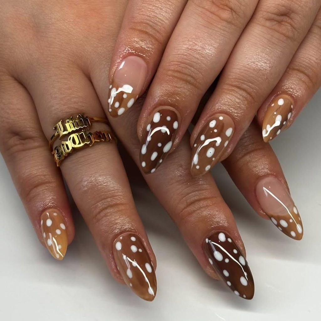 Deer print nails: 13 απαλά σχέδια για το πρώτο φθινοπωρινό μανικιούρ