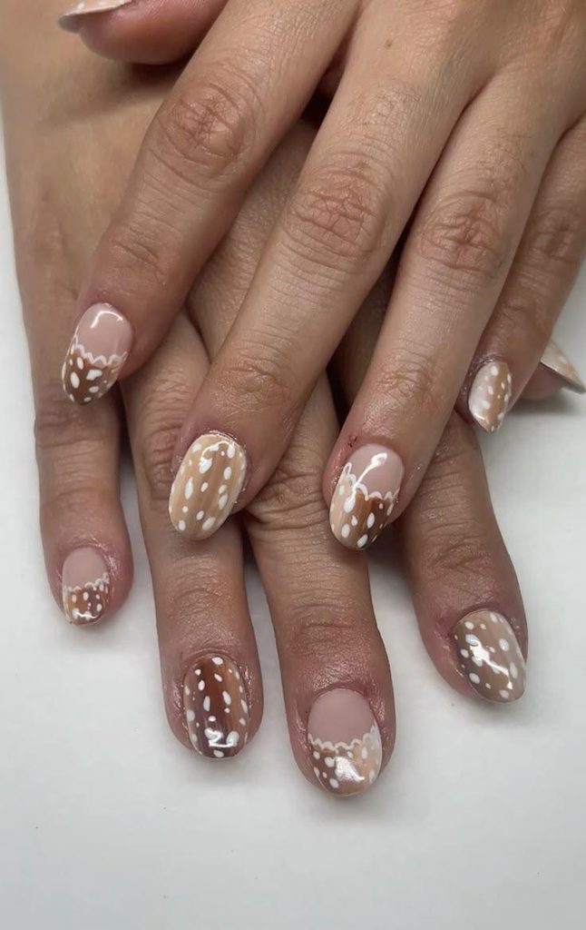 Deer print nails: 13 απαλά σχέδια για το πρώτο φθινοπωρινό μανικιούρ