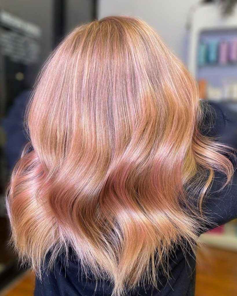 Rose gold gloss: Πώς να δώσεις ροζ χρυσή λάμψη στο ξανθό χωρίς μόνιμη βαφή