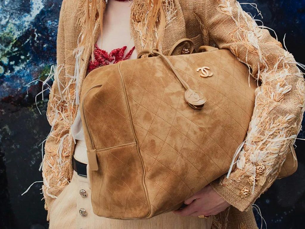 Super shoulder bag: Η μεγάλη τσάντα ώμου από το γραφείο ως το ταξίδι