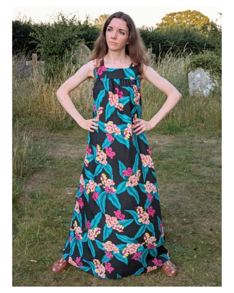 Trapeze dress: Το αέρινο φόρεμα του 2026 και πώς θα βρεις τη σωστή γραμμή