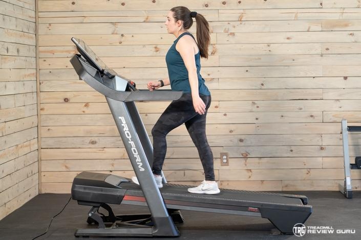 12-3-30 workout για αρχάριες: Πώς προσαρμόζεις σωστά την κλίση στον διάδρομο