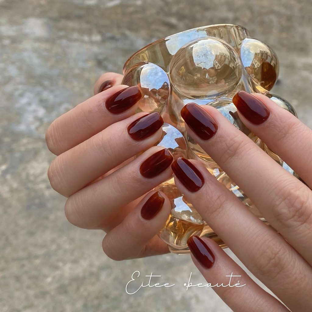 Coffee jelly nails: 9 διάφανα καφέ μανικιούρ για την κομψή μετάβαση στο φθινόπωρο